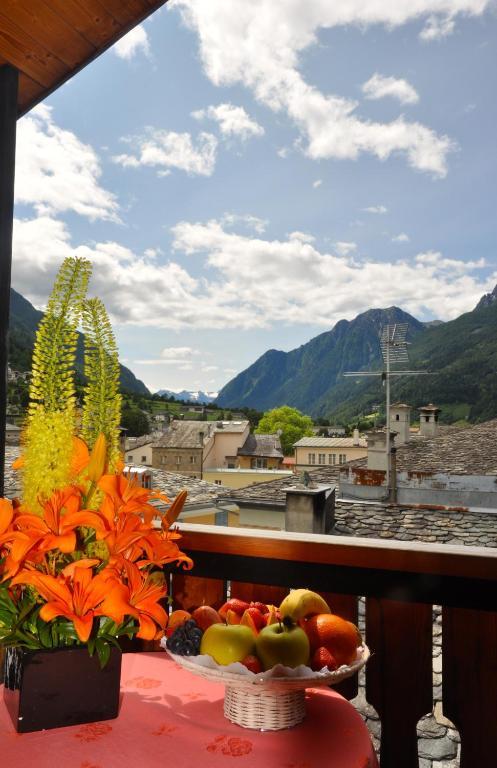 Poschiavo Suisse Hotel & Traditional Fondue Stube الغرفة الصورة