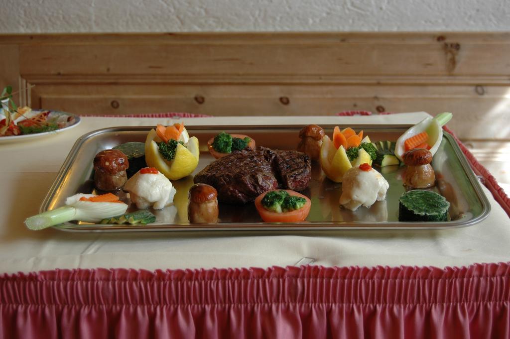Poschiavo Suisse Hotel & Traditional Fondue Stube المظهر الخارجي الصورة