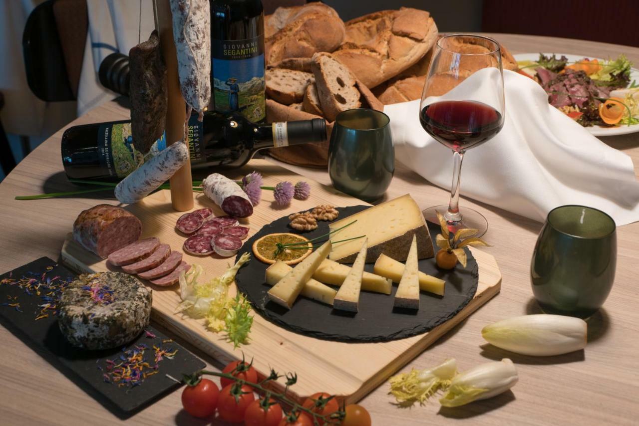Poschiavo Suisse Hotel & Traditional Fondue Stube المظهر الخارجي الصورة